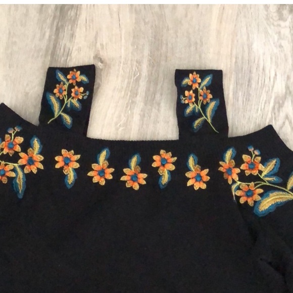 INC BEAUTIFUL BLACK EMBROIDERY TOP COLD SHOULDER BELL SLEEVES - Picture 2 of 6